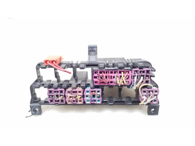 Блок предохранителей 8D0937503E Skoda Superb B5 (3U)