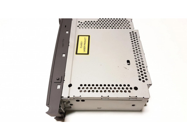 Радио/ проигрыватель CD/DVD / навигация