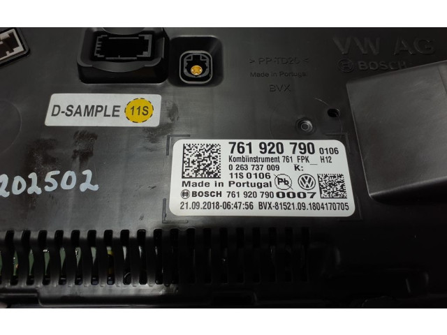 Přístrojová deska Volkswagen Touareg III 2021 761920790