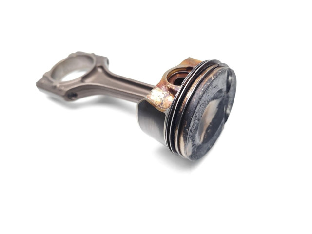 Поршень с шатуном