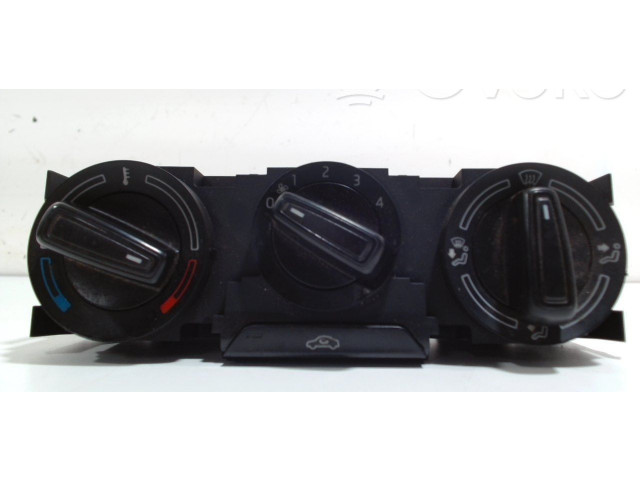 Блок управления климат-контролем Skoda Fabia Mk3 (NJ)