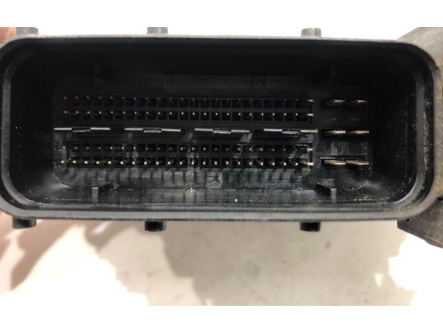 Блок управления двигателем ECU