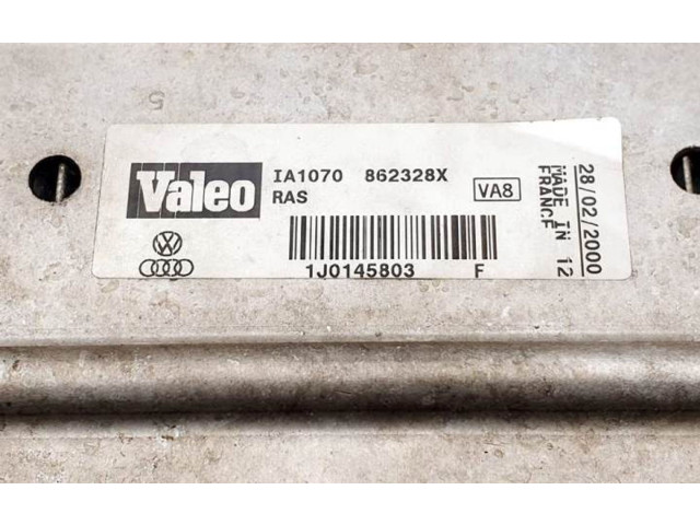 Интеркулер 1J0145803F Volkswagen Golf IV