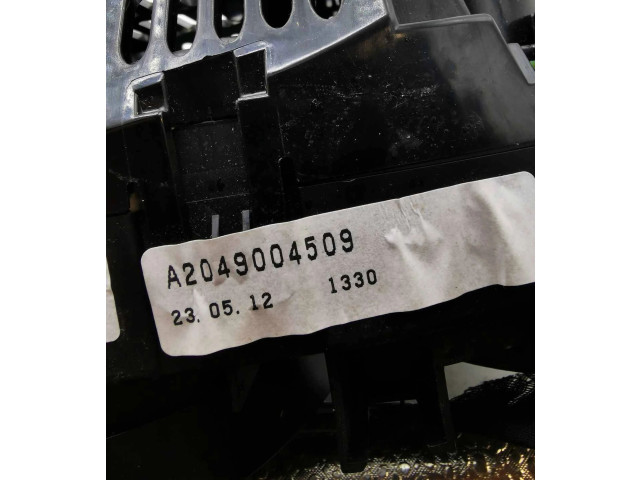 Přístrojová deska Mercedes-Benz C W204 2012 A2049004509, 1330