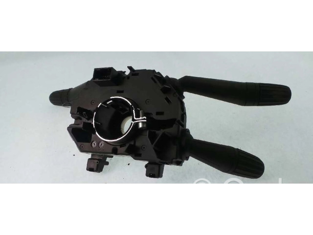 Мултифункционный включатель управления / ручка