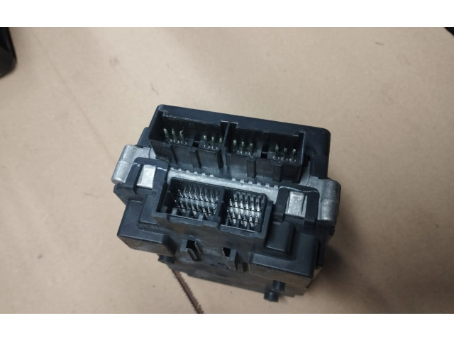 Блок управления F8VB13C788AD   Lincoln Town Car