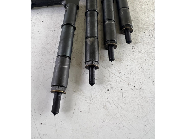 Vstřikovač Nissan Almera Tino