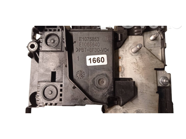 Блок предохранителей 9831821480, E2348991000   Peugeot Expert    