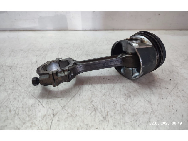  Поршень с шатуном    Nissan X-Trail T30  