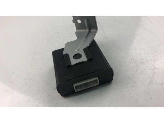 Блок управления GS1F5102XE   Mazda 6