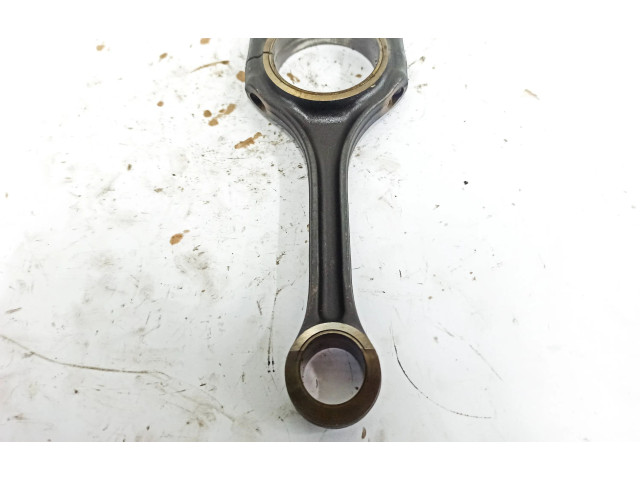 Шатун Mercedes-Benz R W251