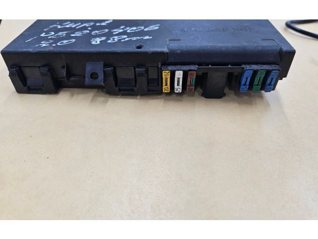 Блок предохранителей    Peugeot 406    