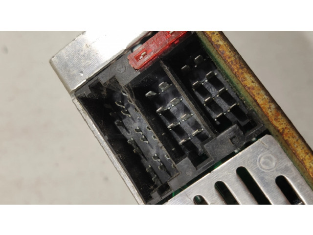 Радио/ проигрыватель CD/DVD / навигация