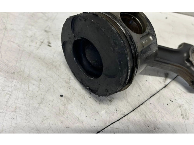  Поршень с шатуном    Mercedes-Benz E W211  