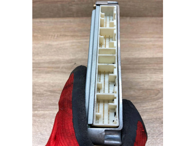 Řídící jednotka 8966105420, MB1758005033 Toyota Avensis T220 2000