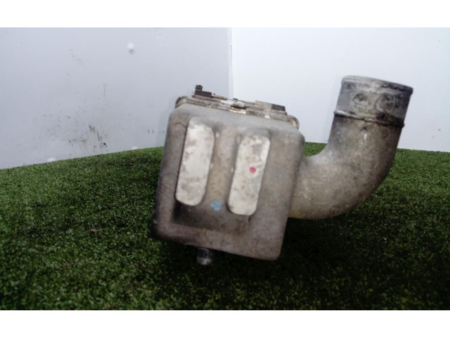 Интеркулер  OK77P15200C   KIA Sorento 