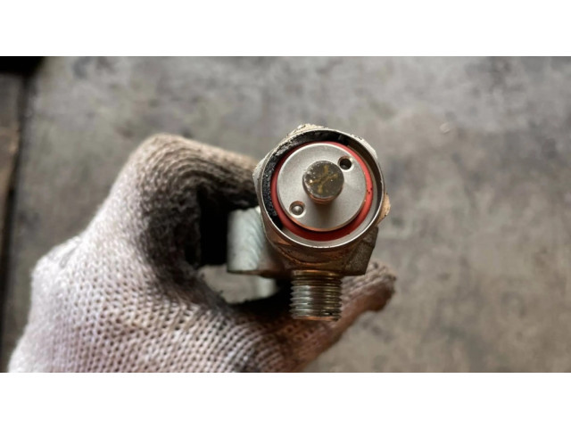 Vstřikovací lišta 0445216002, 010738 BMW 5 E39 pro naftový motor 3.0 M57