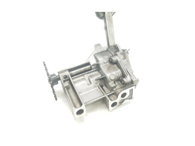 Масляный насос 8200307174, 150109834R Dacia Sandero