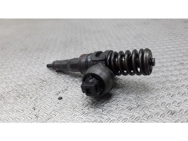 Vstřikovač 038130073AN Audi A4 S4 B6 8E 8H pro naftový motor 1.9 awx