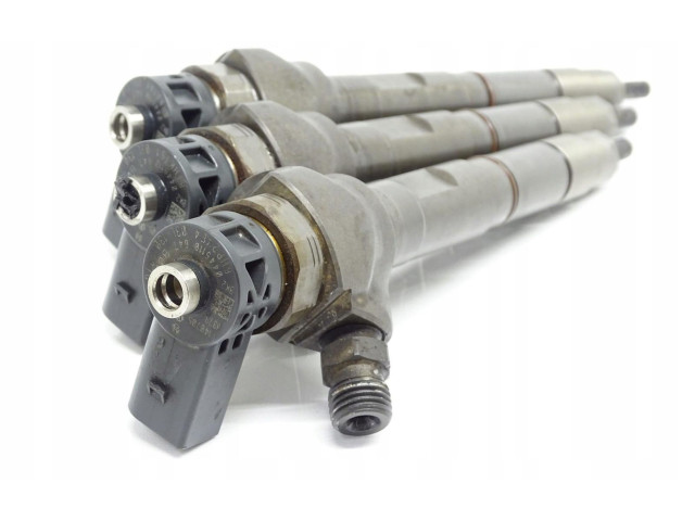 Форсунка 03L130277Q    Volkswagen PASSAT B7   