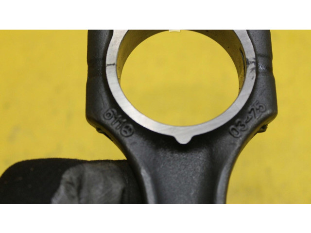 Píst Mercedes-Benz C W203