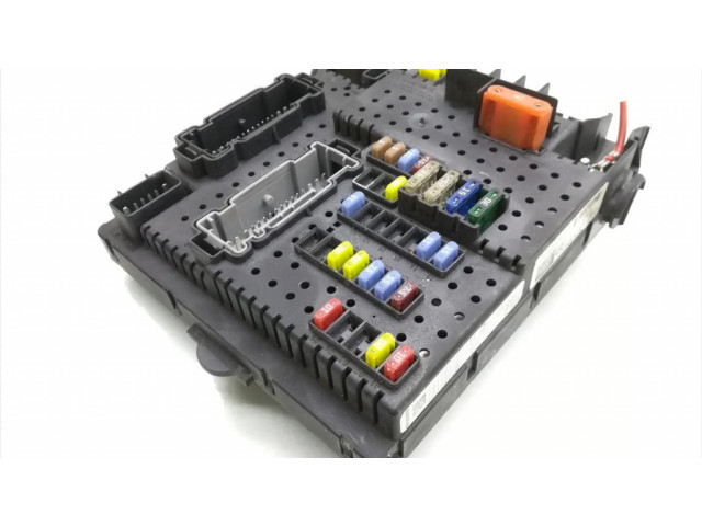 Pojistková skříňka 30728512, 28017881 Volvo XC90 2005