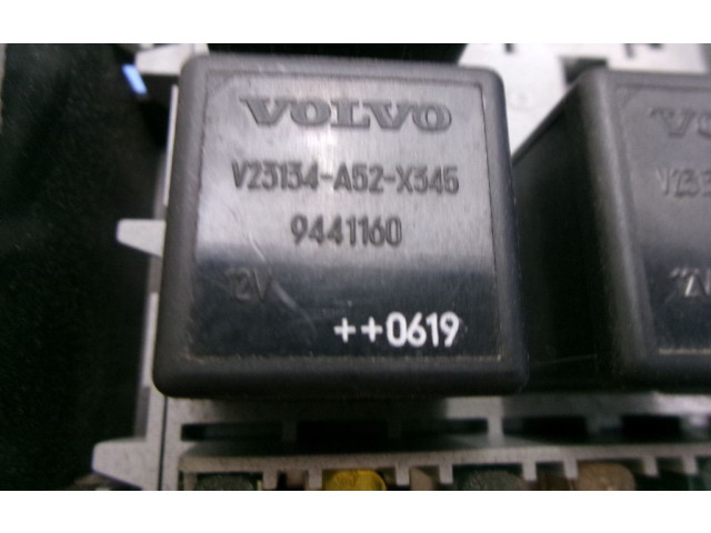 Блок предохранителей  30797010, 30797010   Volvo S60    