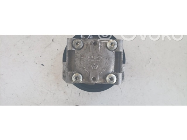 Насос усилителя руля 2W933A696BB Jaguar XJ X350