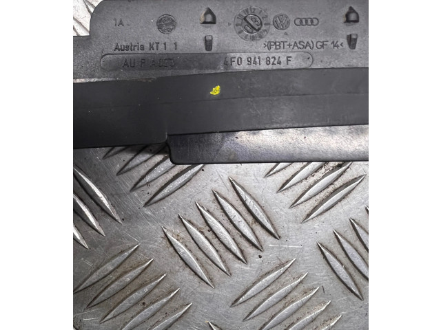 Pojistková skříňka 4F0941824F Audi A8 S8 D3 4E 2004