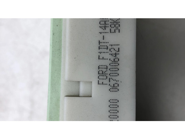 Блок предохранителей F1DT14A073DF, 0670006421   Ford Focus    