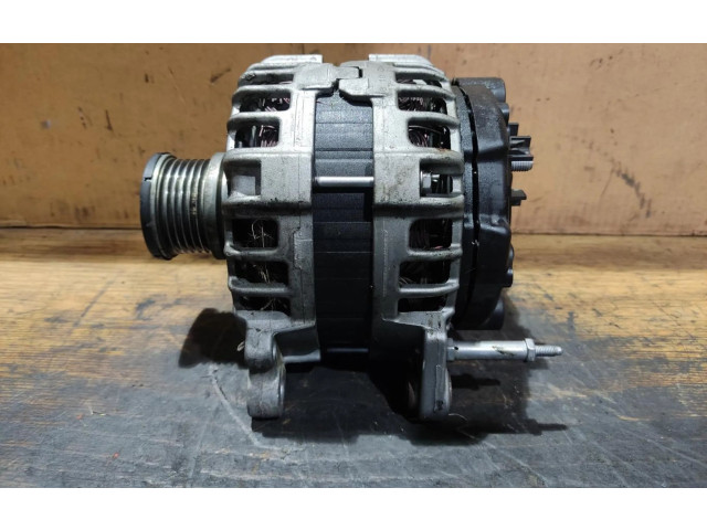 Генератор 04L903024S Volkswagen Caddy