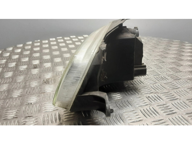 Передняя фара  