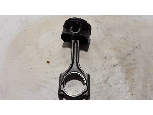 Píst 32213693, 31401957 Volvo XC90 pro benzínový / Электричество motor 2.0 B4204T35