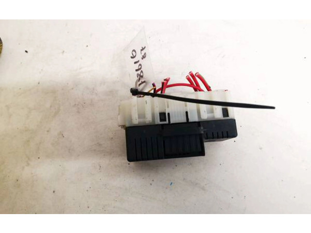 Блок предохранителей Volvo S80