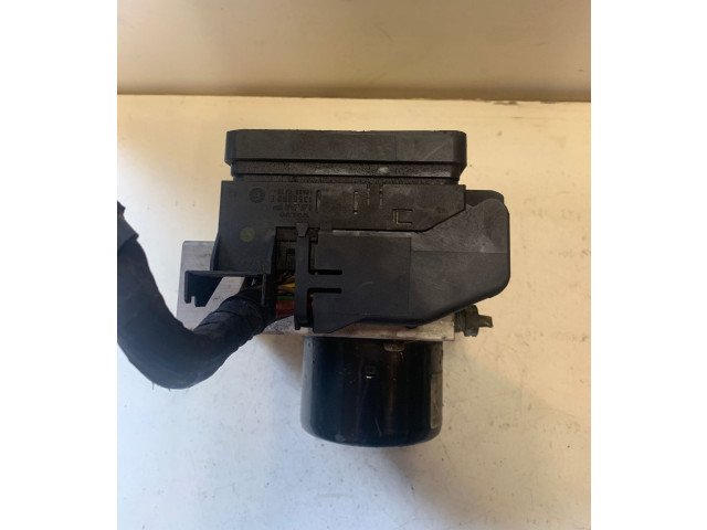 Блок АБС 8671224, 5WK84002   Volvo  V70  2000 - 2004 года