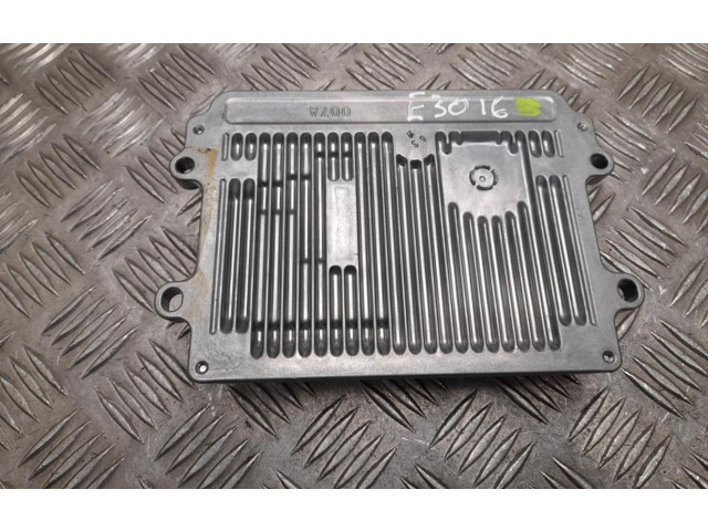 Блок управления двигателя 22765AH560, E3016   Subaru Forester SJ