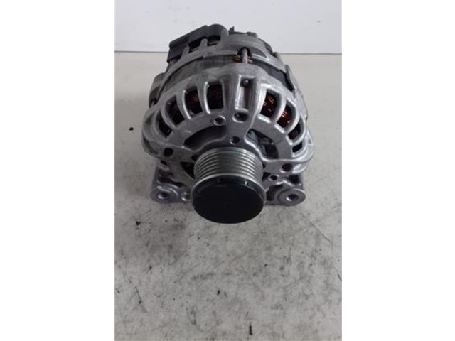 Генератор 231005933R Dacia Sandero