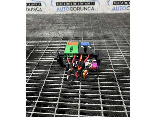 Блок предохранителей Audi Q5 SQ5