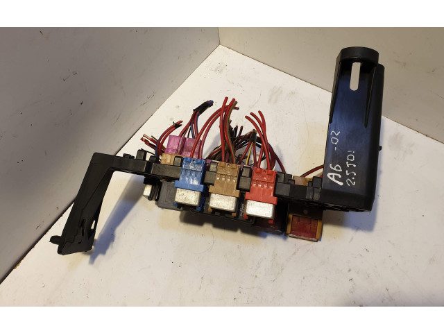 Pojistková skříňka 8D1937545 Audi A6 S6 C5 4B 2000