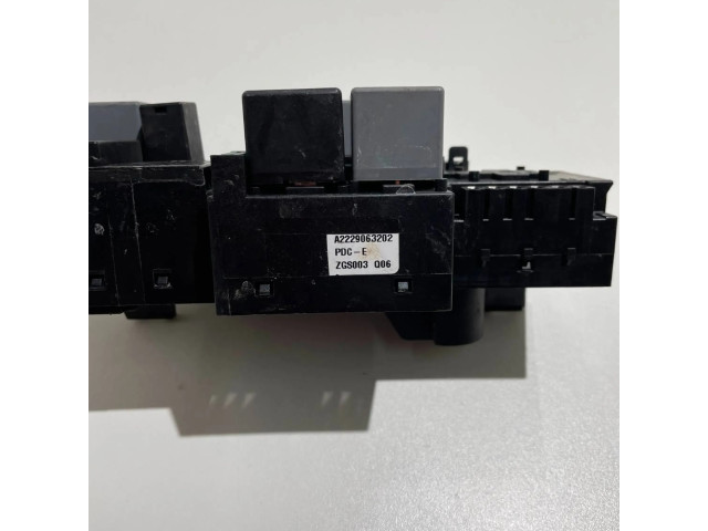 Блок предохранителей A2229063202, ZGS003Q06   Mercedes-Benz GLC C253    