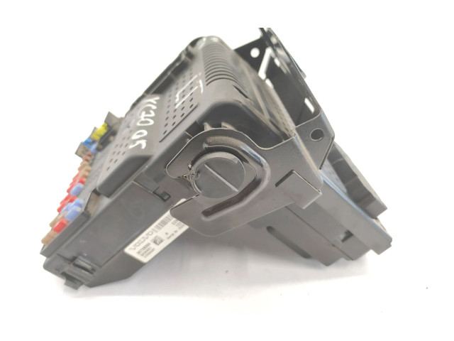Блок предохранителей 30728356, 12216069   Volvo V70    