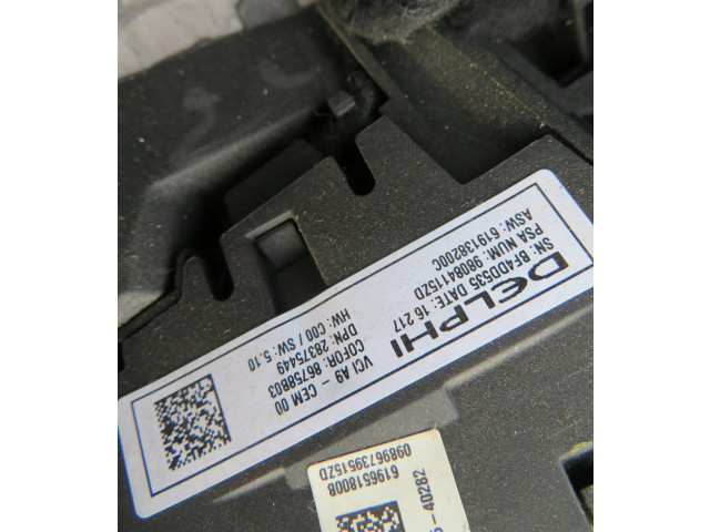 Руль Peugeot 2008 I 2013 - 2019 года 98084115ZD