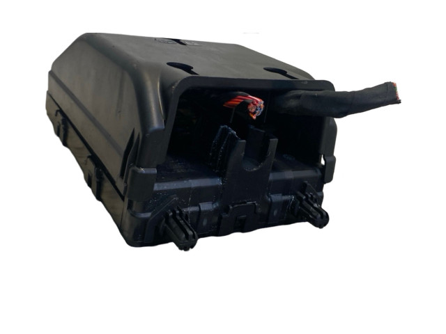 Блок предохранителей 31682732, 31494567 Volvo S60