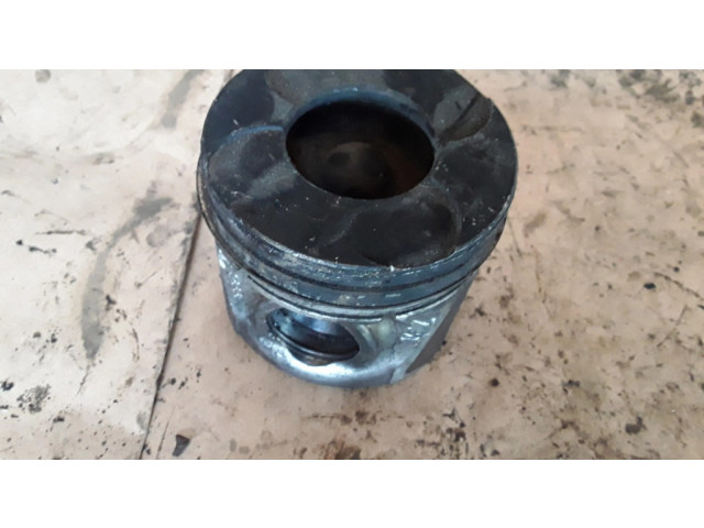 Поршень 4443 Chrysler Voyager для дизельного двигателя 2.5