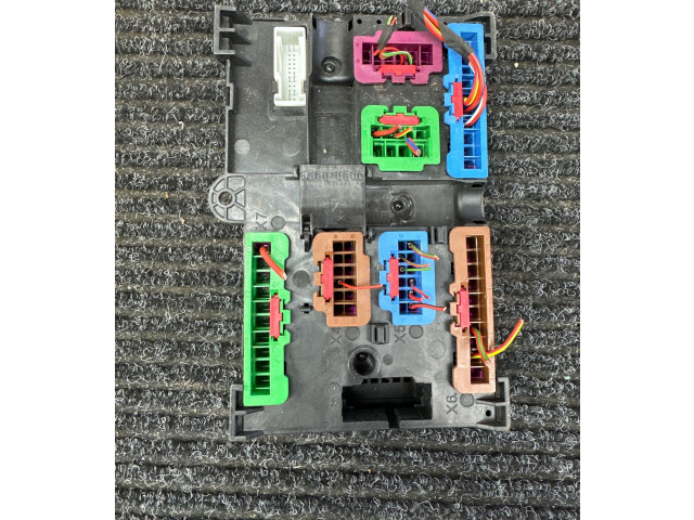 Блок предохранителей 9439007, 21B118HA2395   BMW X3 G01    