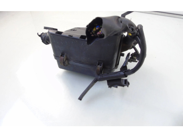 Блок предохранителей  9148004   Volvo 960    