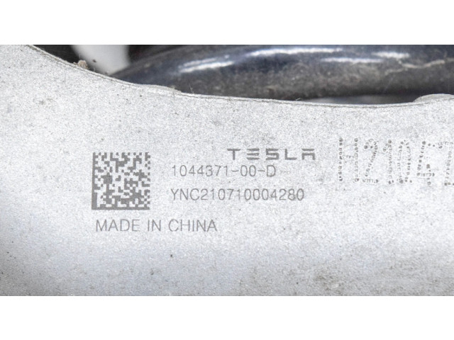 Передний амортизатор