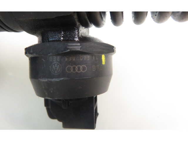 Vstřikovač 0414720215, 038130073AG Volkswagen Caddy BJB