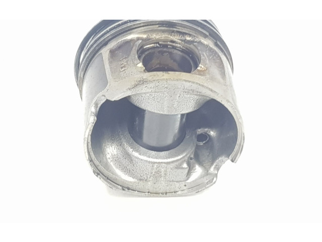 Píst 7810825, 11257810825 BMW X1 E84 N47D20C