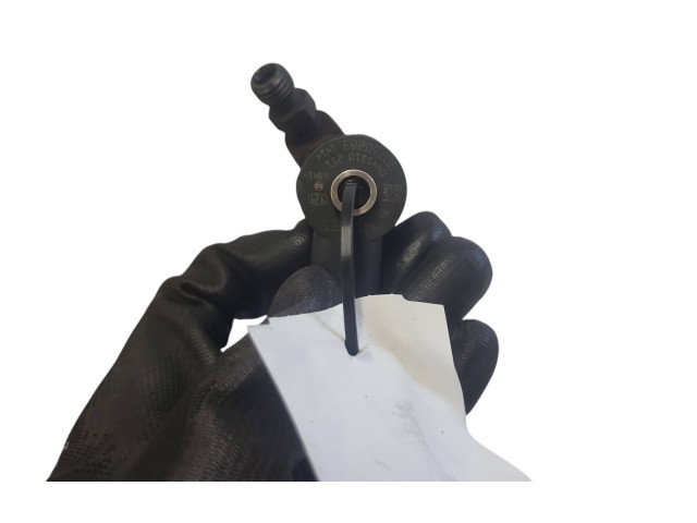 Форсунка 0445110251    Volvo V70  D5244T 